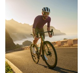 Merida Scultura 4000 V2 L titán-piros országúti kerékpár - bikemiskolc.hu